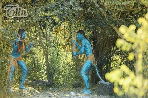 Lấy ý tưởng từ bộ phim Avatar, chú rể Năm Hoàng và cô dâu Cẩm Nhung đã khiến cho bạn bè phải phục sát đất vì bộ ảnh cưới “không phải dạng vừa đâu” của mình. Lấy ý tưởng từ bộ phim Avatar, chú rể Năm Hoàng và cô dâu Cẩm Nhung đã khiến cho bạn bè phải phục sát đất vì bộ ảnh cưới “không phải dạng vừa đâu” của mình.