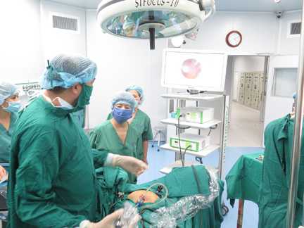 Một ca mổ của bác sỹ Quyết.
