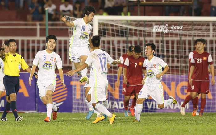 Công Phượng mở tỷ số cho U21 HAGL