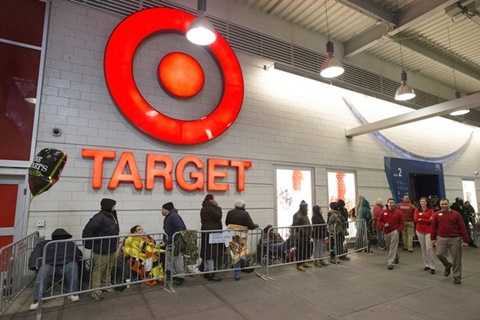 Không khí Ngày Black Friday đang nô nức tại Mỹ