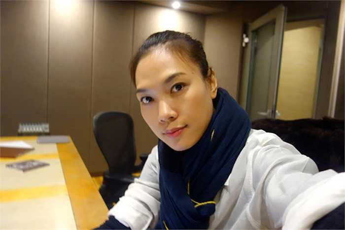 Kỳ thực, giọng ca hàng đầu showbiz Việt đẹp nhất khi trang điểm nhẹ nhàng.