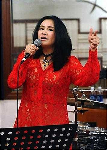 Các bạn ấy không có tiền, không có cuộc sống để làm những thứ to tát thì phải dạy họ bằng thực lực. Tôi nghĩ rằng đào bới khả năng của các bạn trẻ thì phải bằng những giá trị đích thực'