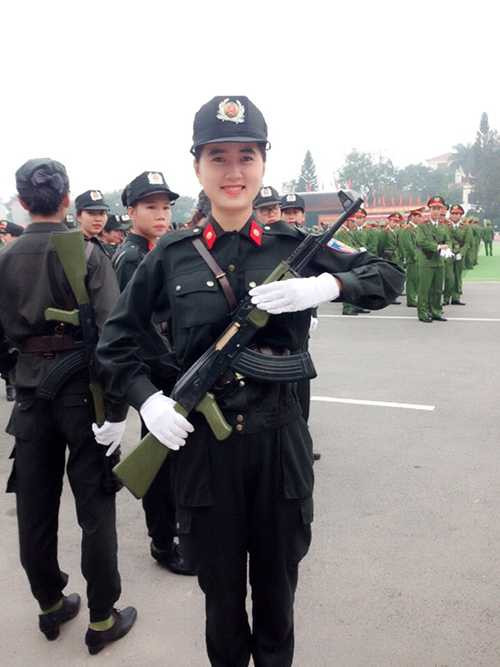 Đồng Nguyệt Hằng