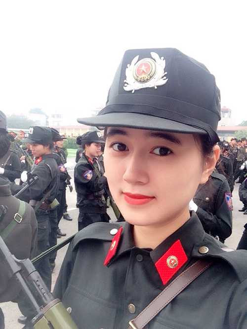 Đồng Nguyệt Hằng