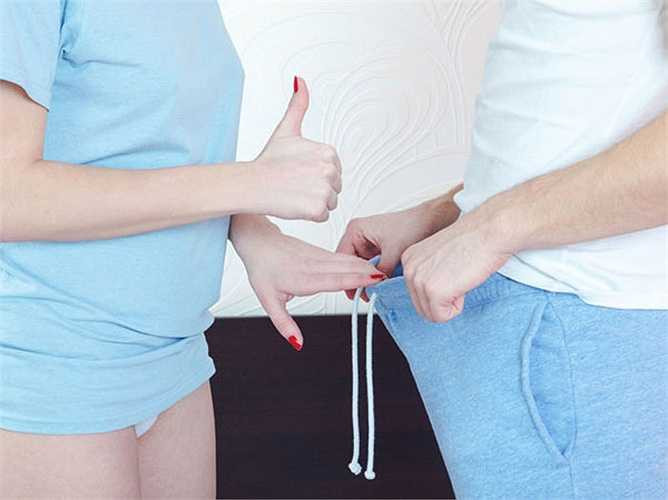 Chảy máu: Chảy máu dưới bao quy đầu là một trong những triệu chứng phổ biến cảnh báo tình trạng ung thư.