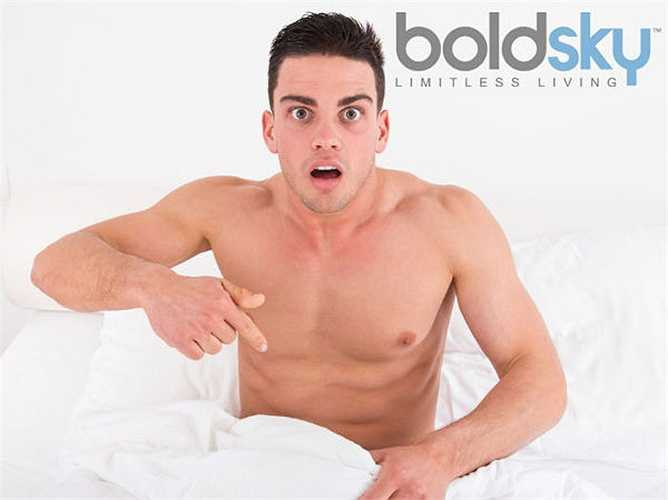 Màu sắc thay đổi: Người mắc ung thư sẽ có những thay đổi trong cấu trúc tế bào dẫn đến sự thay đổi màu sắc nhẹ ở dương vật, đặc biệt là trên bao quy đầu. Hãy chú ý quan sát để tầm soát ung thư.