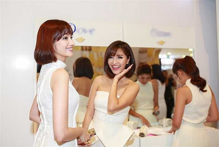 Với mái tóc bob bồng bềnh, Trúc Diễm được khen ngày càng trẻ trung, quyến rũ. Cô là một trong số ít người đẹp của showbiz Việt hiếm gặp scandal và có một mái ấm hạnh phúc nhưng vẫn duy trì được công việc ổn định.