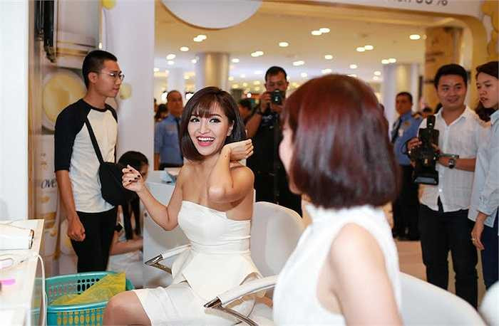 Bích Phương Idol cũng có mặt tại sự kiện.