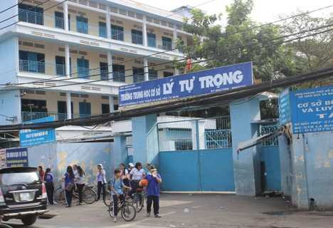 Nam sinh lớp 9 tự tử ở trường