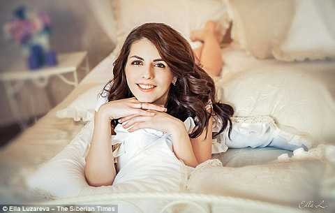 Nữ nghị sĩ Oksana