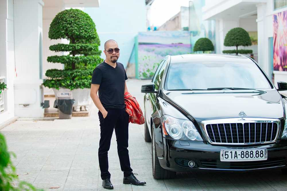 Soi siêu xe gần 30 tỷ biển ngũ quý 8 'gây choáng' của NTK Đức Hùng