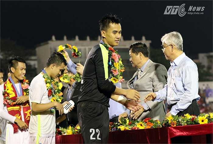 Thủ thành Văn Tiến có một trận đấu hay. (Ảnh: Quang Minh)