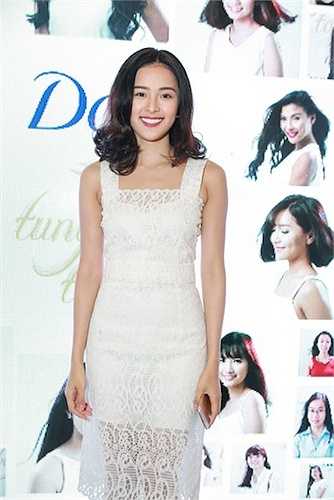 Hạ Vi cũng nhận được nhiều lời mời của các nhãn hàng và giá cát-xê cũng tăng vọt so với trước. 