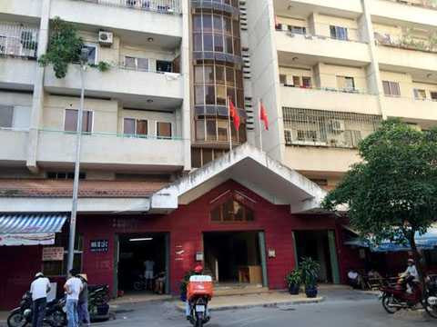 Phát hiện thi thể người đàn ông bốc mùi trong chung cư