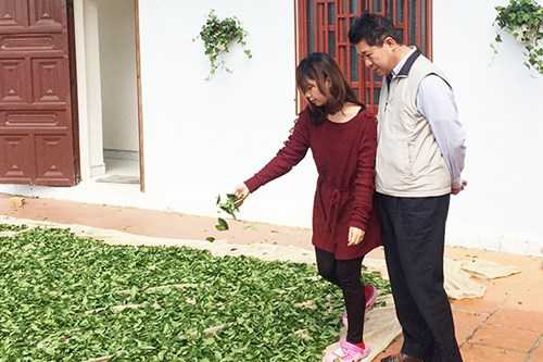 Ông Chuang và con gái tại Cty Hayih ở Đà Lạt.