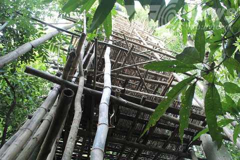 Hiện tại, nó đã được 10 tầng và tiếp tục cao thêm nữa