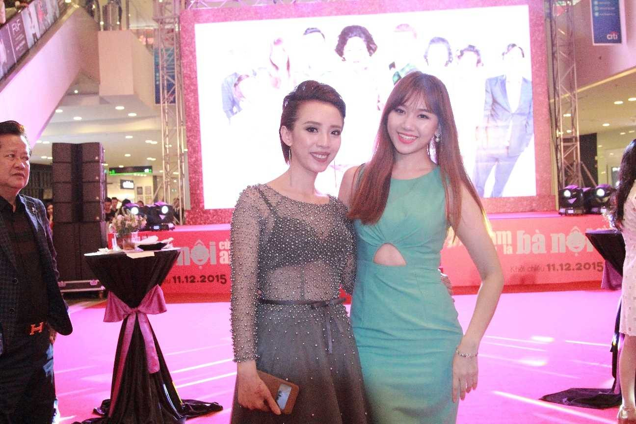 Thu Trang 'hút hồn' khán giả với vẻ gợi cảm khi dự sự kiện