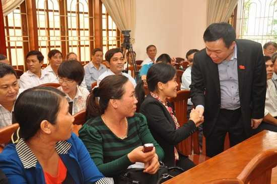 Trưởng ban Kinh tế Trung ương , ĐBQH Vương Đình Huệ thăm hỏi cử tri Bình Định Trưởng ban Kinh tế Trung ương , ĐBQH Vương Đình Huệ thăm hỏi cử tri Bình Định