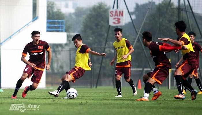 Chỉ có 19 cầu thủ tham gia tập luyện buổi tập đầu tiên trên tuyển U23 Việt Nam, chuẩn bị cho vòng chung kết U23 châu Á.