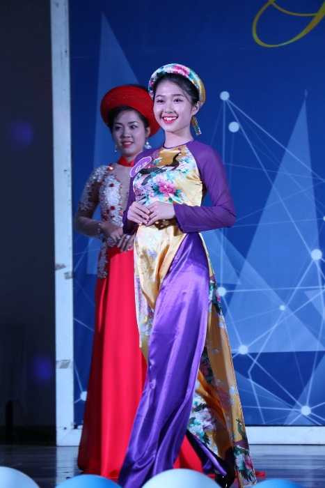 Duyên dáng tài năng