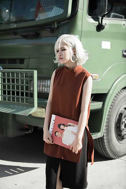 Yến Lê ngày càng được công chúng yêu mến đặc biệt là các bạn trẻ không chỉ bởi giọng hát, cá tính âm nhạc mà còn bởi gu thời trang cá tính, mang chất riêng.