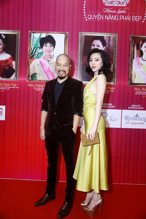 Xuất hiện tại sự kiện này có quý bà Thu Hương, diễn viên Mai Thu Huyền, Hoa hậu quý bà Hoàng Yến, NTK Đức Hùng.