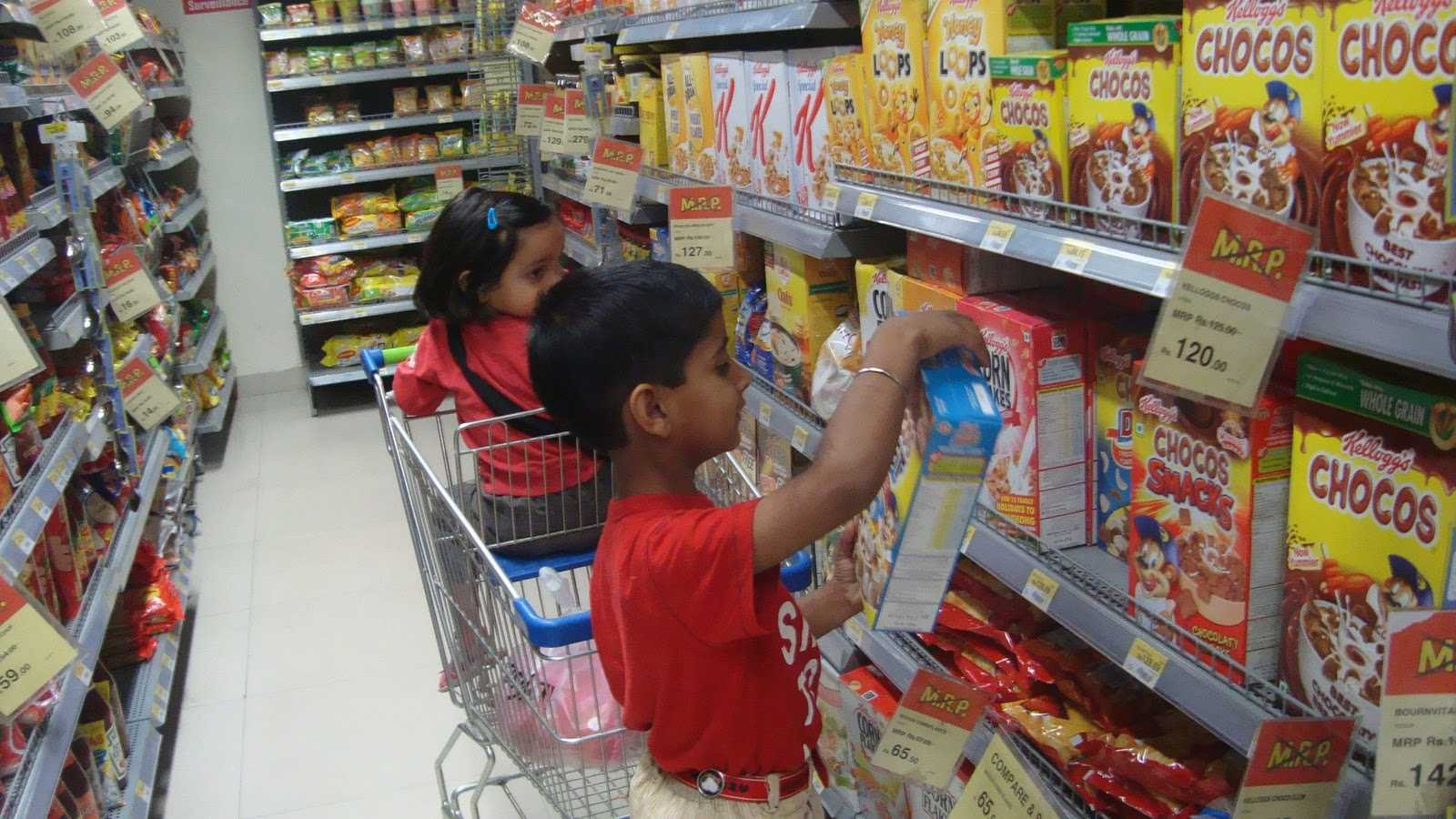 Bạn có biết siêu thị đã 'móc túi' khách hàng bằng cách nào không?