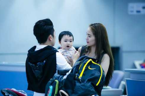 Con trai Noah cũng được cô đưa đi cùng.