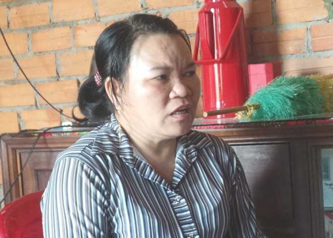 Bà Cẩm tâm sự với phóng viên. Ảnh: K.T.