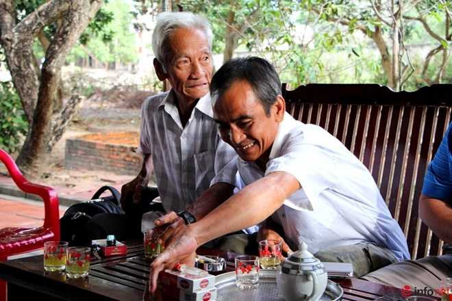 Tới này nay ông Nén cũng đã dần lấy lại sự dạn dĩ, không còn rụt rè nhiều như trước.