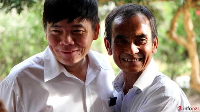 Ông Nén và luật sư Trần Vũ Hải.