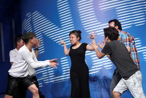 Hoài Linh được Việt Hương chăm sóc 'đến tận răng'2