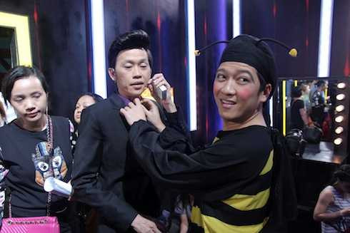 Hoài Linh được Việt Hương chăm sóc 'đến tận răng'3