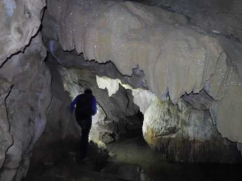 Khám phá 23 hang động vừa được phát hiện tại Hạ Long