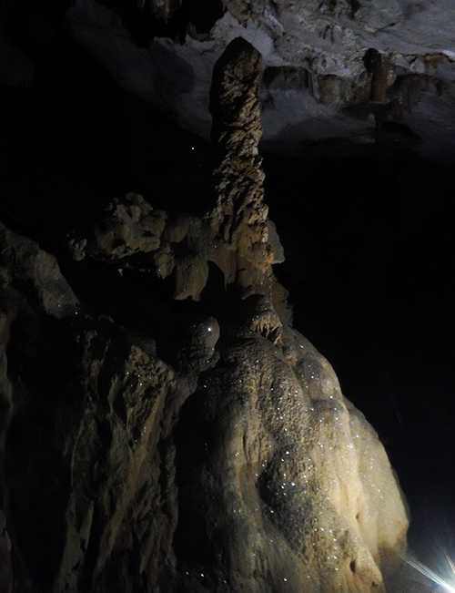 Khám phá 23 hang động vừa được phát hiện tại Hạ Long