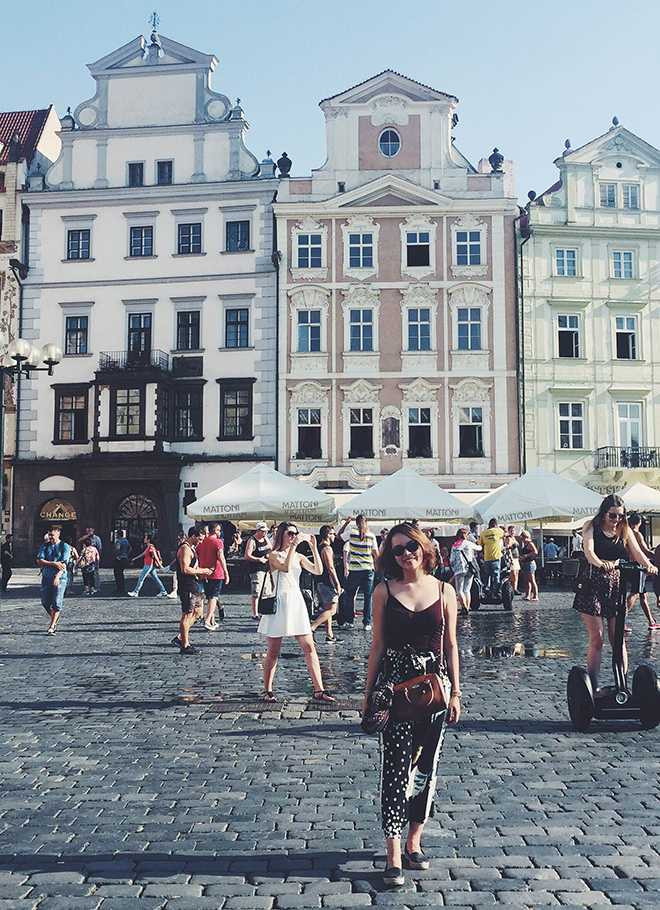 Canada cũng là đất nước nói 2 thứ tiếng Pháp và Anh, do vậy học thêm tiếng Pháp cũng giúp mình có lợi hơn khi đi tìm việc và giao tiếp sau này.