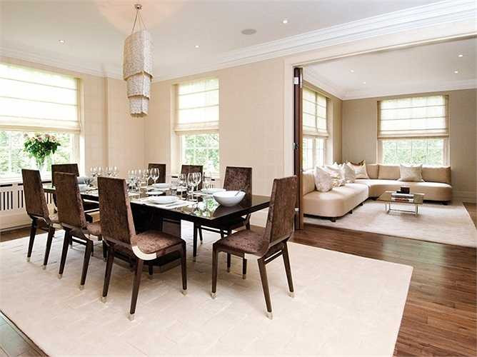 Thiết kế sang trọng và văn minh khiến cha mẹ những sinh viên này không ngần ngại rút ví mức tiền khổng lồ cho con.