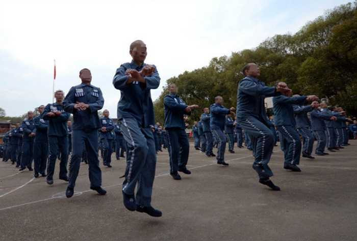 Nhóm tù nhân biểu diễn Gangnam Style