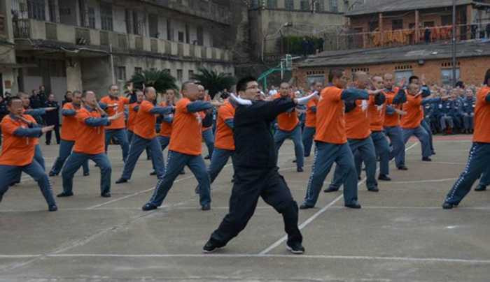 Một màn biểu diễn võ thuật của các tù nhân