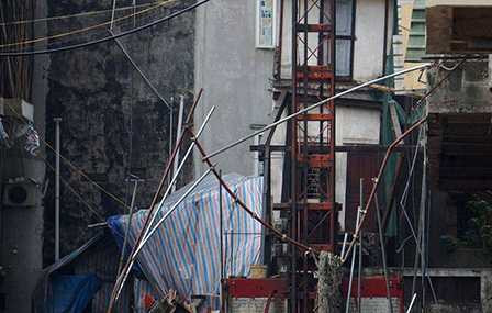 Hiện trường ngổn ngang