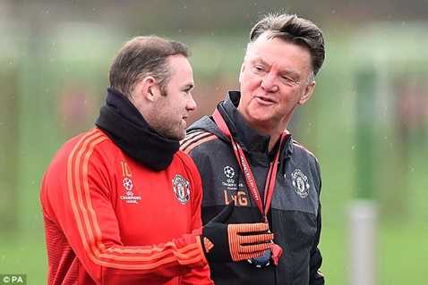 Van Gaal phải tìm mọi cách giúp đội nhà ghi bàn trong trận MU vs West Ham