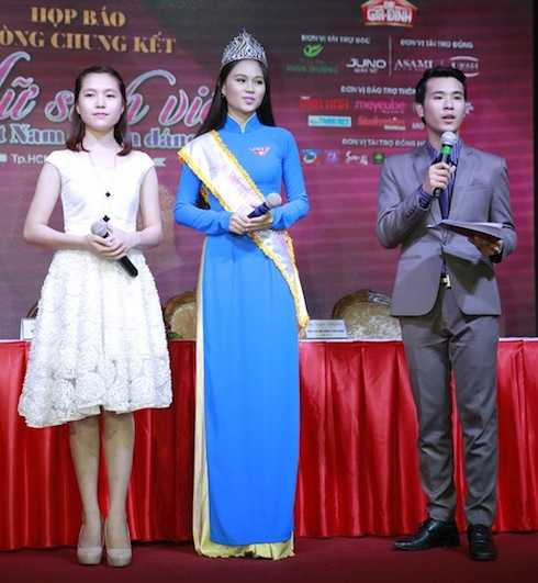 Hoa khôi Trần Diễm Ái Vi – Hoa khôi VMU 2013 và Hoàng Thị Phương Thảo – Hoa khôi VMU 2014