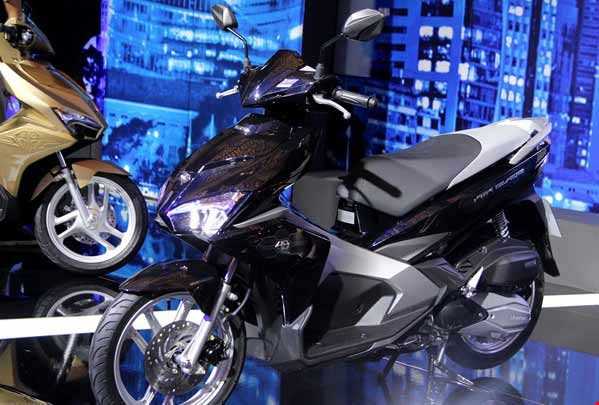 Dân Việt chơi sang: Bỏ xe số, đi xe ga