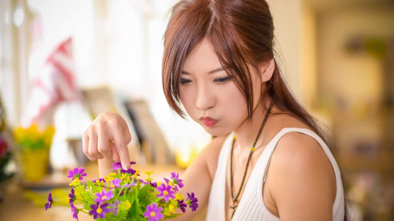 Tử vi 06/12: Bạch Dương cần mạnh mẽ đối mặt với khó khăn