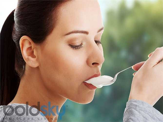 Chống nhiễm trùng cho cơ thể: Khi hệ miễn dịch khỏe hơn, cơ thể bạn có thể đối phó với các bệnh nhiễm trùng một cách tốt hơn. Sữa chua giúp tăng cường miễn dịch của bạn và ngăn ngừa nhiễm trùng.