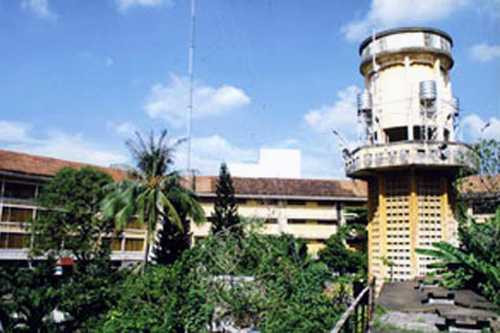 Tháp nước chính giữa trận đồ bát quái giống như thanh kiếm cắm xuống. Ảnh: CAND