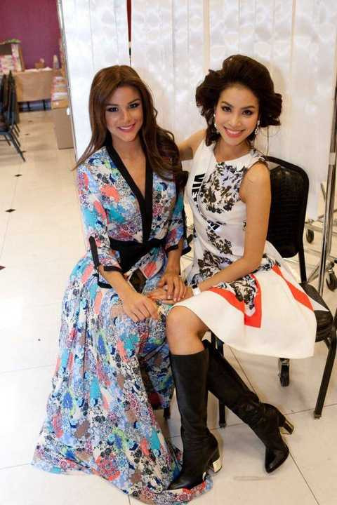 Cũng theo Phạm Hương, ngày 6/12 các người đẹp mới chính thức hội tụ trong buổi tiệc chào đón các thí sinh, đây cũng là thời điểm xuất hiện đầy đủ các thí sinh tham dự cuộc thi Hoa hậu Hoàn vũ 2015.