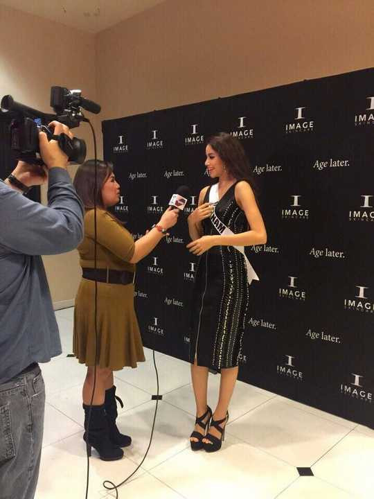 Hiện tại, Phạm Hương đã hoàn thành phần chụp ảnh cho ban tổ chức để đăng lên website chính thức. Cô cho biết đã hoàn thành việc chụp ảnh khá nhanh và được khen ngợi khả năng tạo dáng tốt trước ống kính.