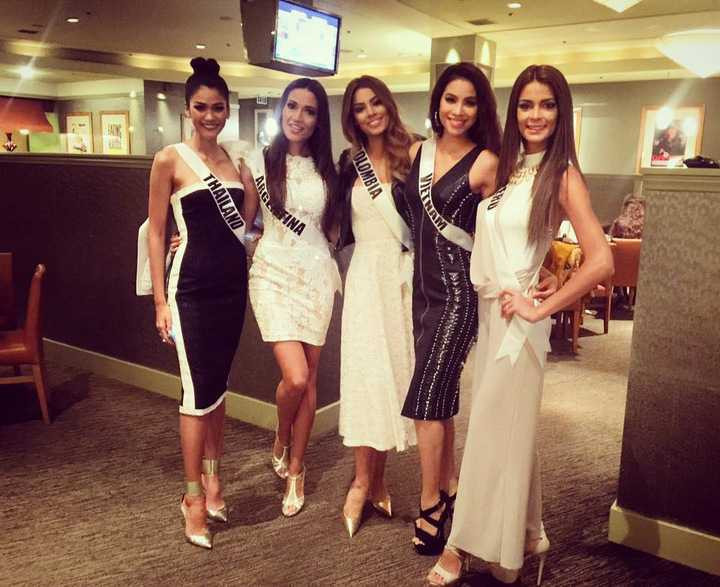 Những hình ảnh Phạm Hương được cập nhật từ website cuộc thi và từ các diễn đàn sắc đẹp cho thấy đại diện Việt Nam xuất hiện vô cùng nổi bật và quyến rũ. Mới đây, trong một bài phỏng vấn, một nhiếp ảnh gia đang có mặt tại Mỹ cũng tiết lộ đại diện của Việt Nam có khuôn mặt đẹp nhất nhì cuộc thi năm nay.