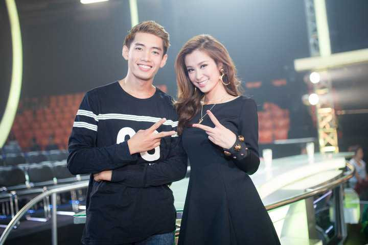 Ngoại hình mới của Quang Đăng nhận được nhiều lời khen. MC Trấn Thành nhiều lần dành lời khen “hot boy”, “vũ công đẹp trai” cho Quang Đăng hay trêu đùa chính ngoại hình điển trai này khiến giám khảo Tuyết Minh bị thu hút trong phần trình diễn.